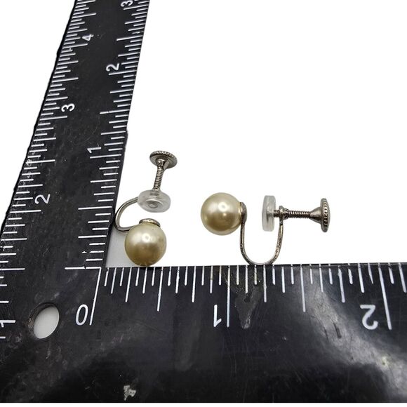 Vintage Screw Back Earrings Cream Faux Pearl Beads Silver Tone Classic Style - Picture 6 of 10